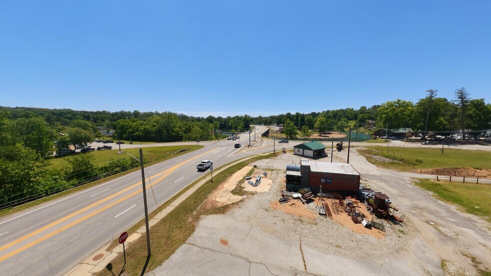 More Photos Of 15 Main St, Mammoth Spring Service Station For Sale