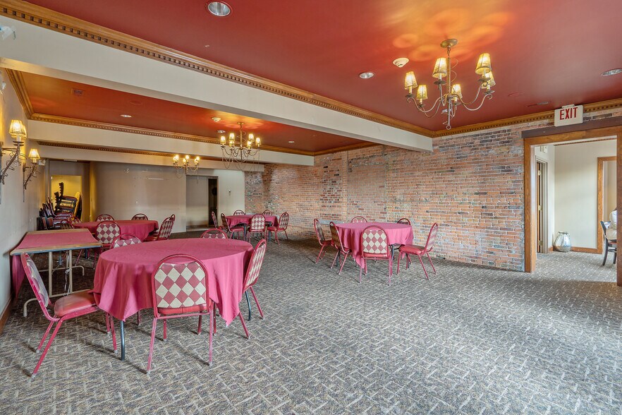 More Photos Of 700 N Salina St, Syracuse Restaurant For Sale