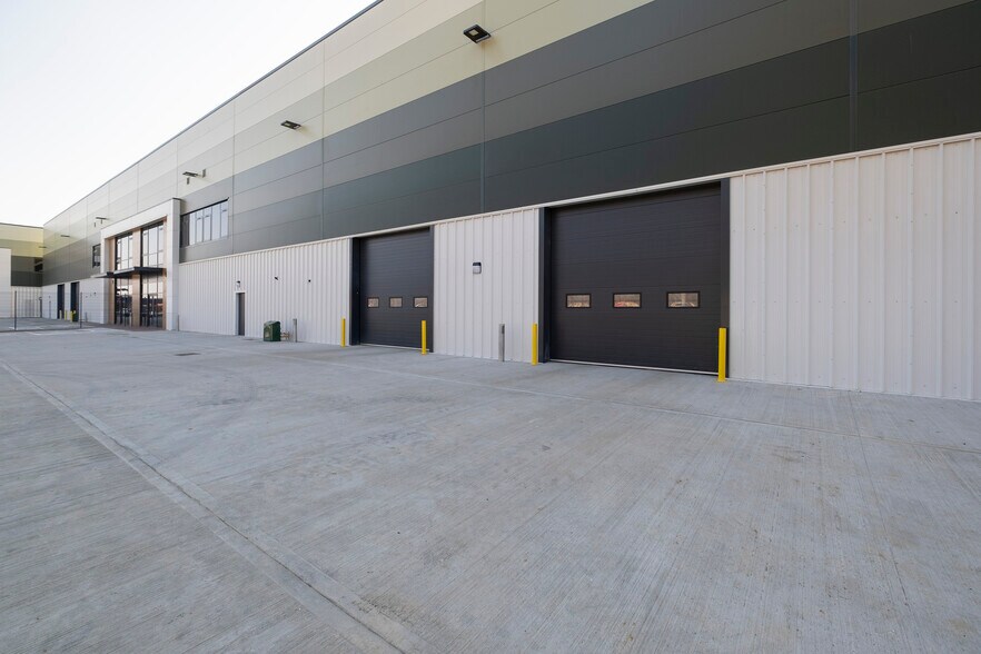 Cole Green Ln, Welwyn Garden City, HRT AL7 3PP Industrial For Lease