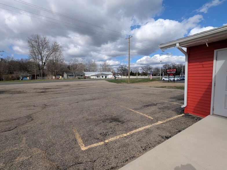 More Photos Of 24901 Red Arrow Hwy, Mattawan Restaurant For Lease