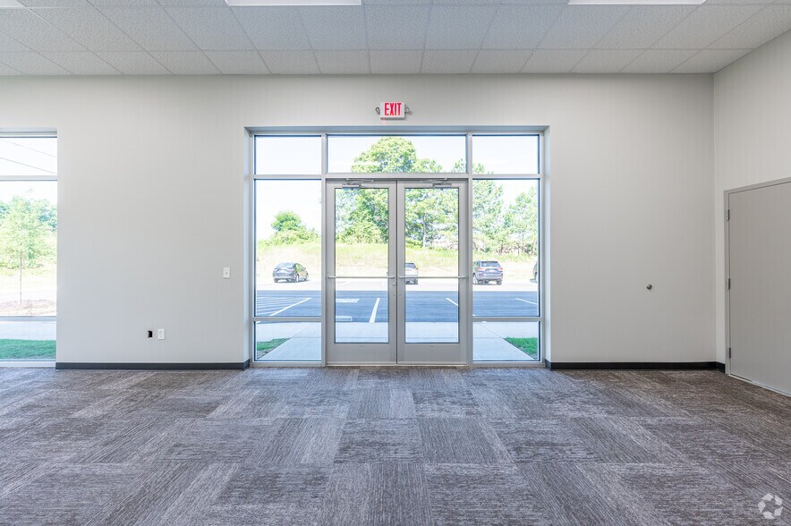 More Photos Of Jessie Cronic Rd & I-85, Braselton Unknown For Lease