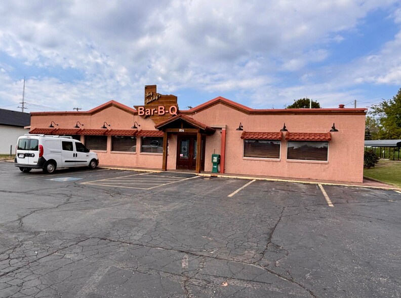 More Photos Of 814 E Highway 60, Monett Restaurant For Sale