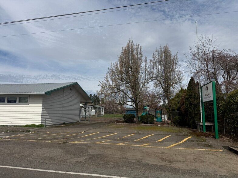 More Photos Of 6425 Fruitland Rd NE, Salem Schools For Sale