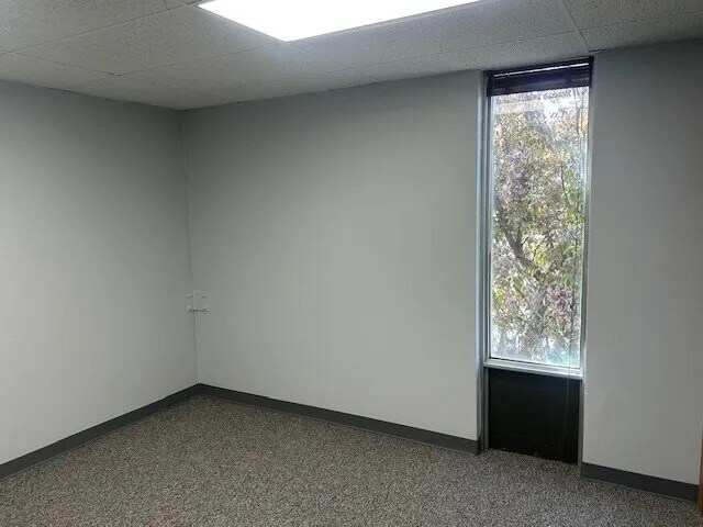 More Photos Of 2808 W 6th St, Sioux Falls Industrial For Lease