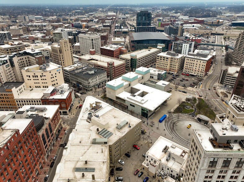 More Photos Of 100-110 Monroe Center St NW, Grand Rapids Office For Sale