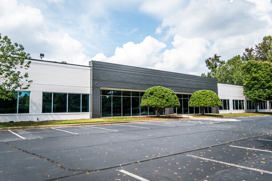 More Photos Of 11560 Great Oaks Way, Alpharetta Unknown For Lease