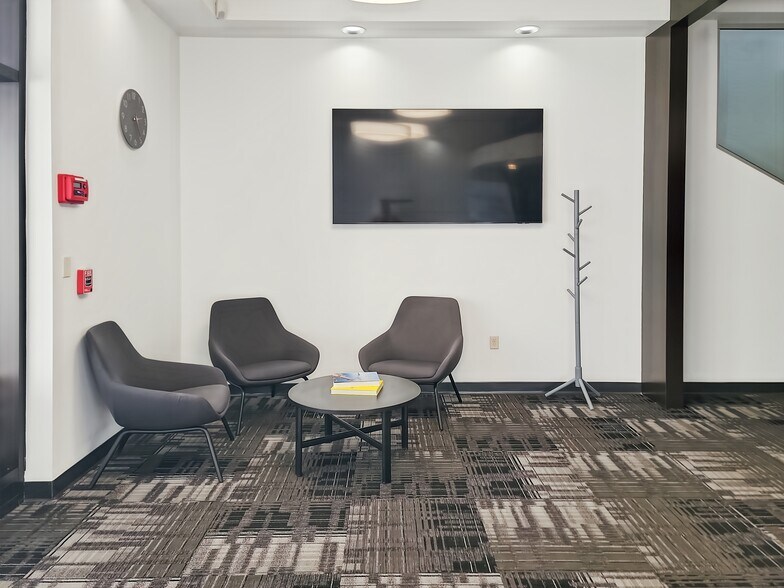 More Photos Of 10920 W Lincoln Ave, Milwaukee Coworking Space