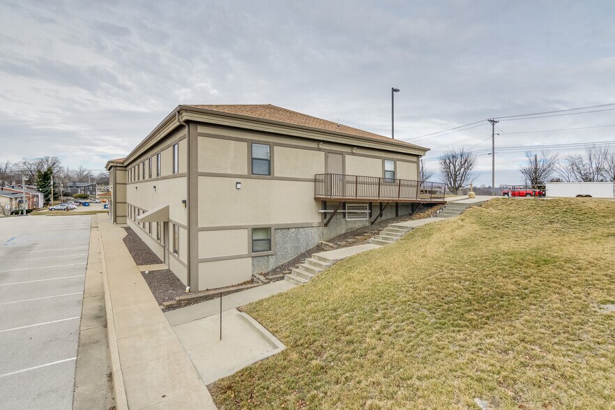 More Photos Of 2023 St. Mary's Blvd, Jefferson City Medical For Lease