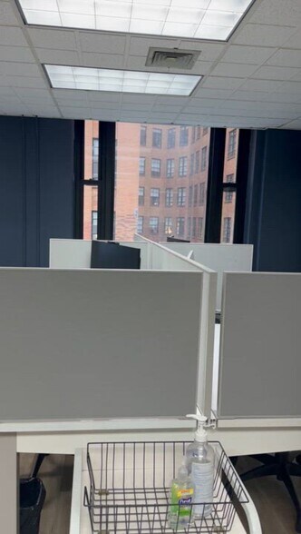 Primary Photo Of 61 Batterymarch St, Boston Office For Sale