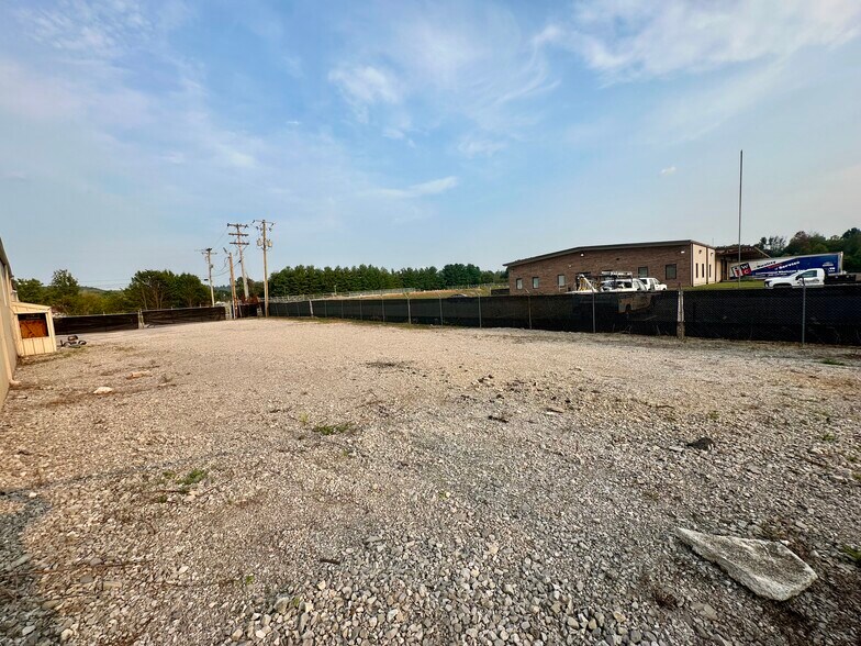 More Photos Of 315 Transport Dr, Cookeville Warehouse For Lease