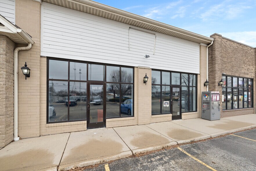 More Photos Of 450 N Route 31, Crystal Lake Fast Food For Lease