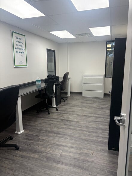 More Photos Of 115 Adams St, Kernersville Warehouse For Lease