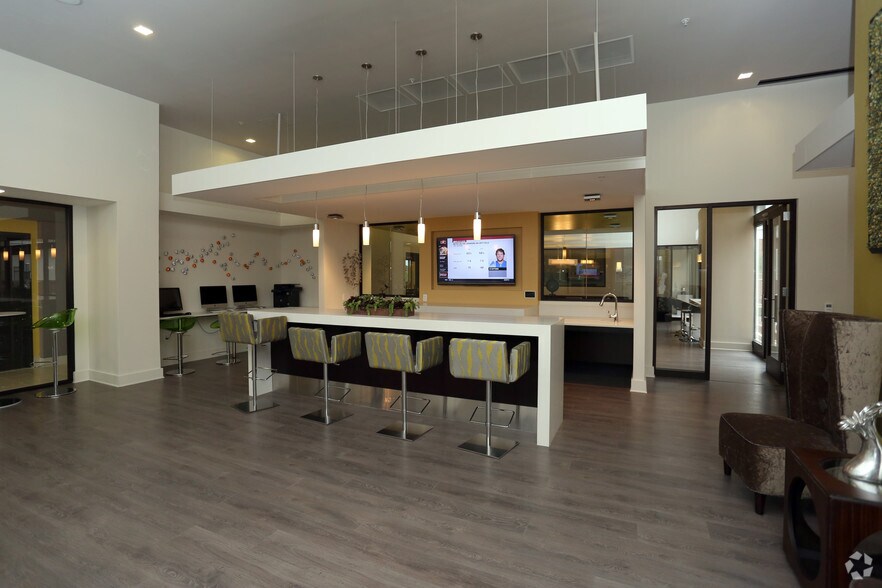 More Photos Of 101 N Wolfe St, Baltimore Apartments For Lease