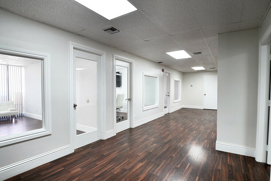 More Photos Of 2826 E Oakland Park Blvd, Fort Lauderdale Office For Lease