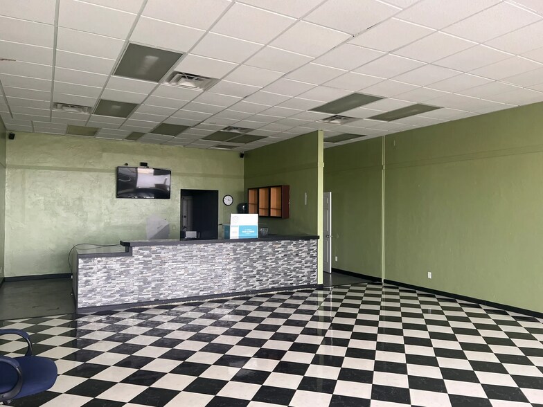 More Photos Of 5601-5645 N Pennsylvania Ave, Oklahoma City General Retail For Lease