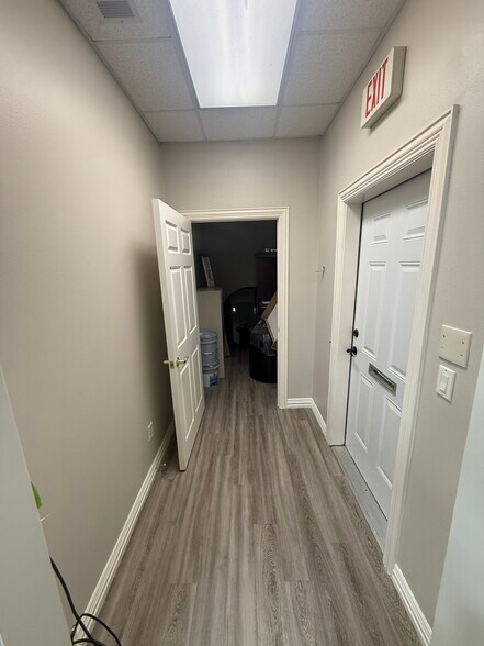 More Photos Of 1316 Village Creek Dr, Plano Office For Lease