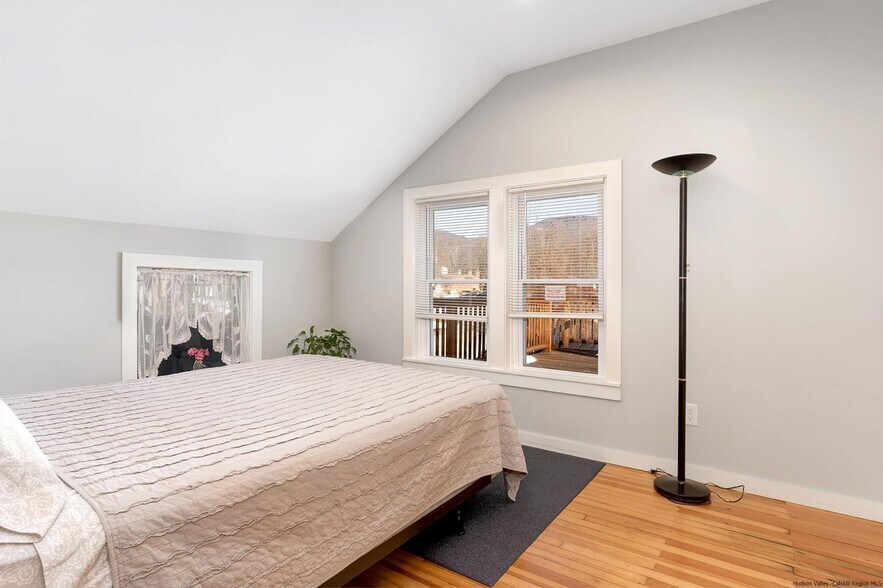 More Photos Of 17 Mill Hill Rd, Woodstock Restaurant For Sale