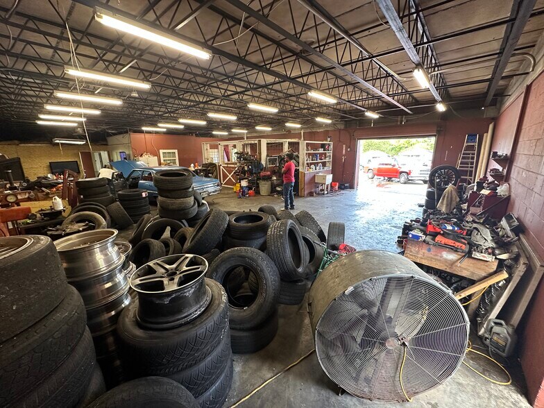 More Photos Of 2211 Windsor St, Chattanooga Service For Sale