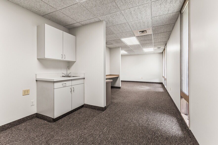 More Photos Of 100 Cross Keys Office Park, Fairport Unknown For Lease