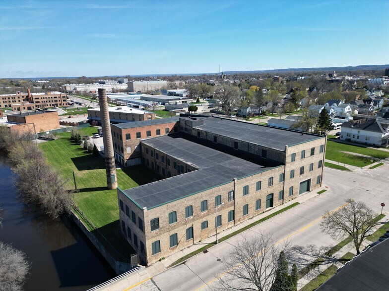 More Photos Of 42 S Brooke St, Fond Du Lac Industrial For Sale