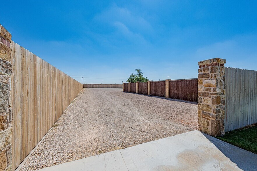 More Photos Of 4012 E County Road 63, Midland Specialty For Sale
