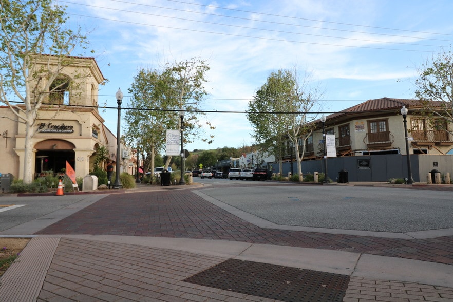 More Photos Of 24300 Main St, Newhall Restaurant For Sale