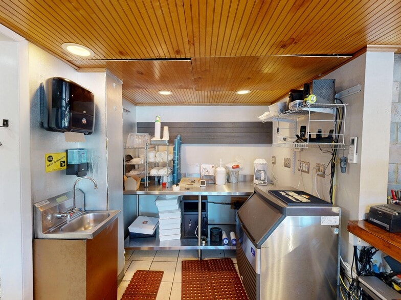 More Photos Of 6990 W Lake Rd, Fairview Restaurant For Sale