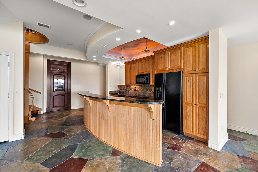 More Photos Of 10611 Lighthouse Pt, South Lyon Specialty For Sale