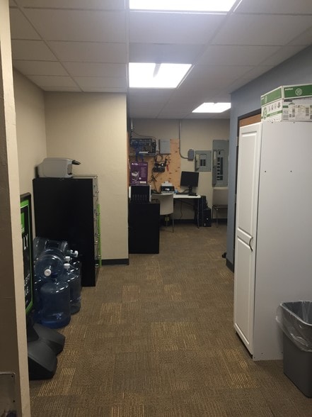 More Photos Of 300 E 18th St, Oakland Freestanding For Sale
