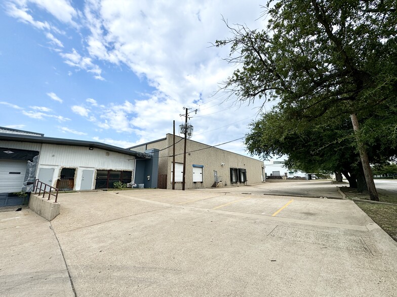 Primary Photo Of 1625 Hinton St, Dallas Distribution For Lease