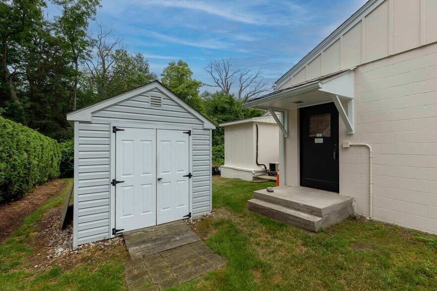 More Photos Of 1428 Center St, Ludlow Restaurant For Sale