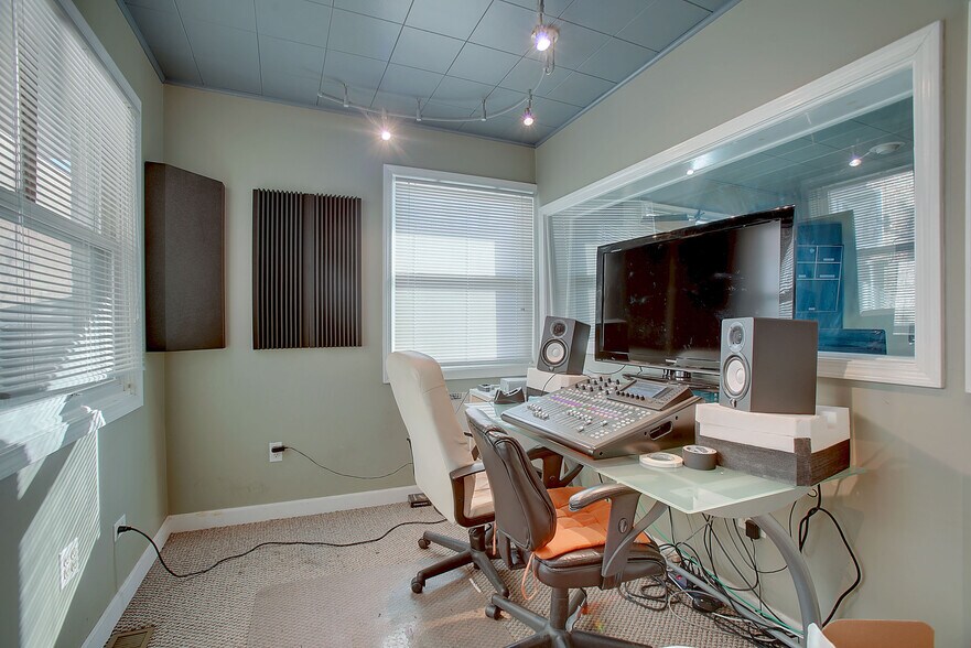 More Photos Of 1321-1323 S Austin Blvd, Cicero Religious Facility For Sale