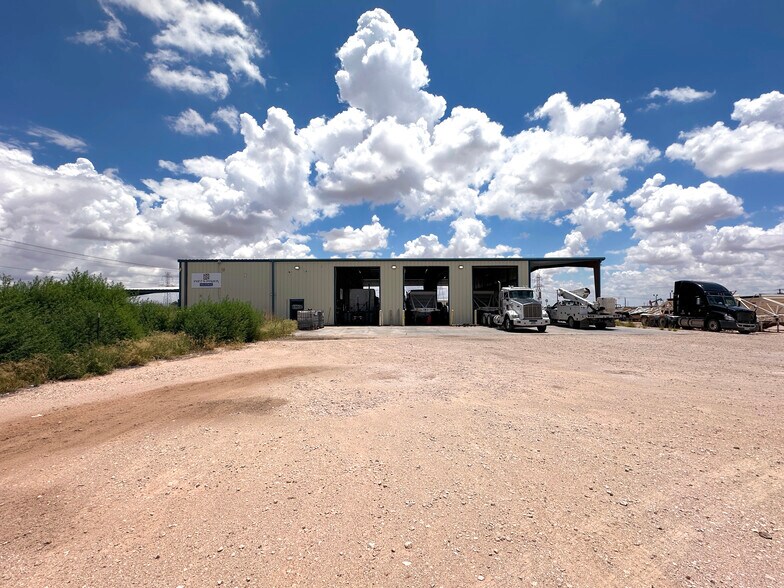 More Photos Of 7300 S County Road 1270, Midland Warehouse For Lease