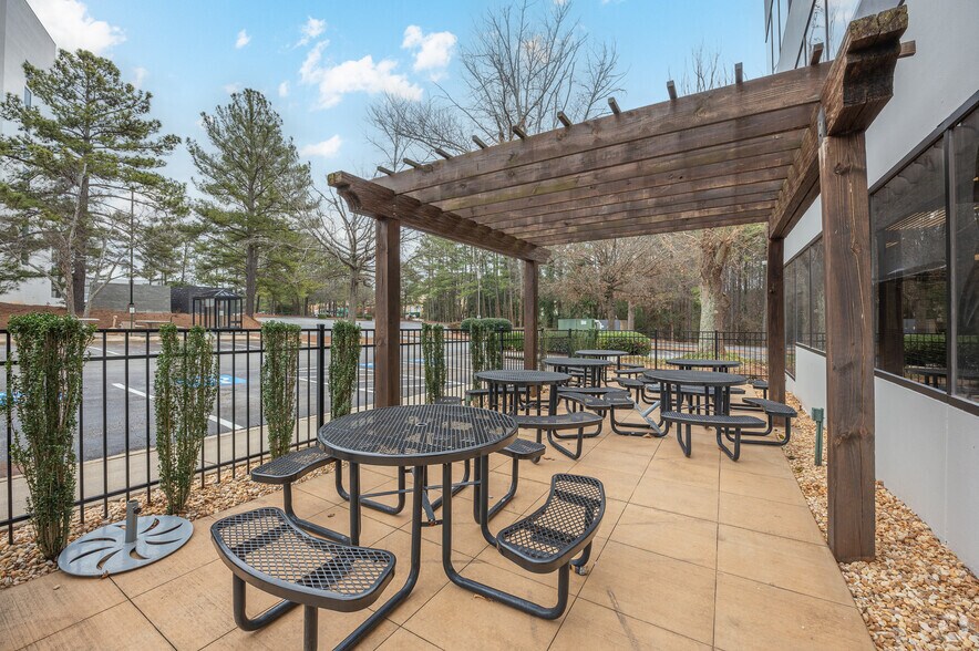 More Photos Of 3150 Holcomb Bridge Rd, Norcross Office For Lease