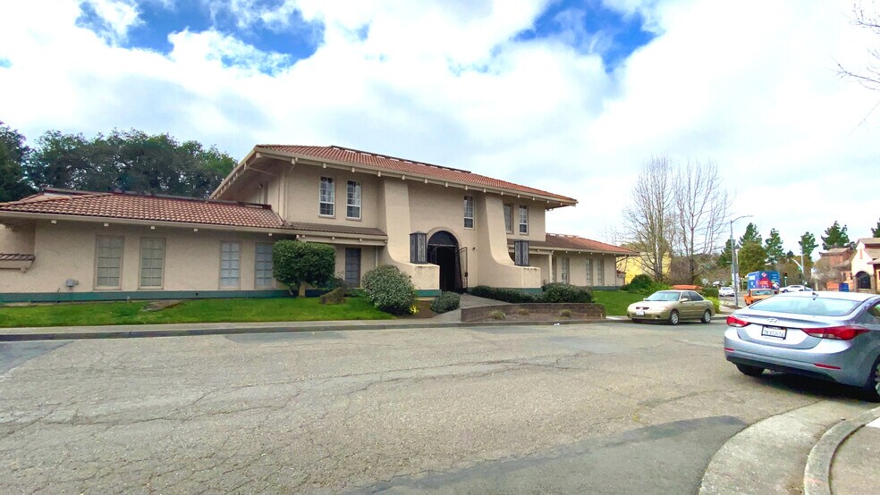 More Photos Of 2500 Vallejo St, Santa Rosa Office For Lease