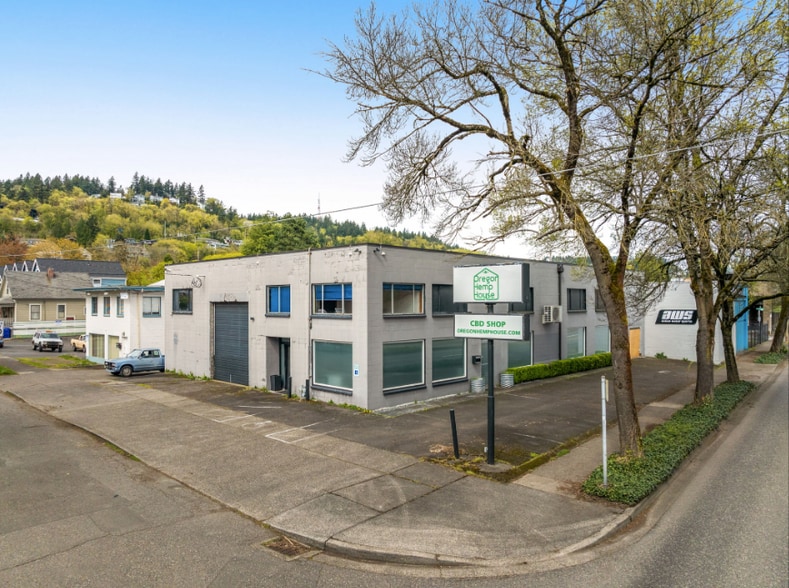 More Photos Of 6767 SW Macadam Ave, Portland Service For Lease