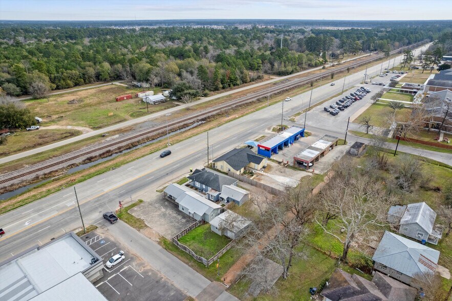 More Photos Of 119 Magnolia Blvd, Magnolia Office For Sale