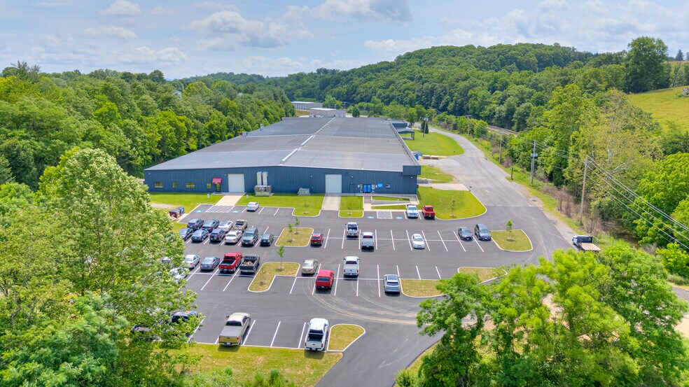 More Photos Of 700 Scattergood Dr NW, Christiansburg Distribution For Lease