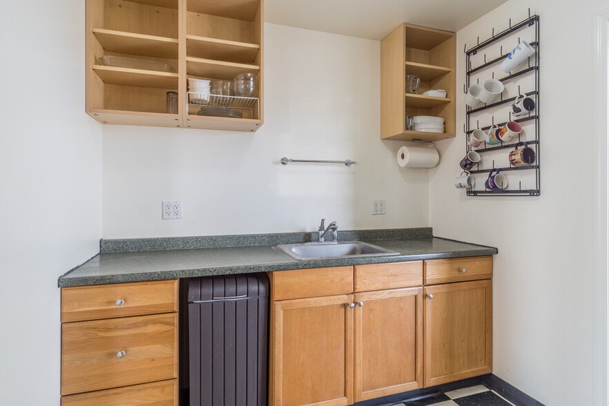 More Photos Of 191 Airport Rd, Port Townsend Airplane Hangar For Sale