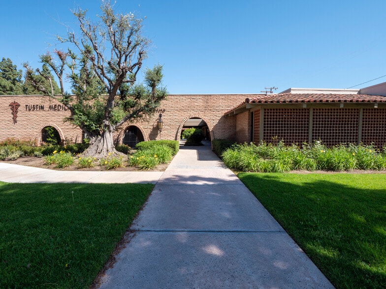 More Photos Of 13420 Newport Ave, Tustin Medical For Lease
