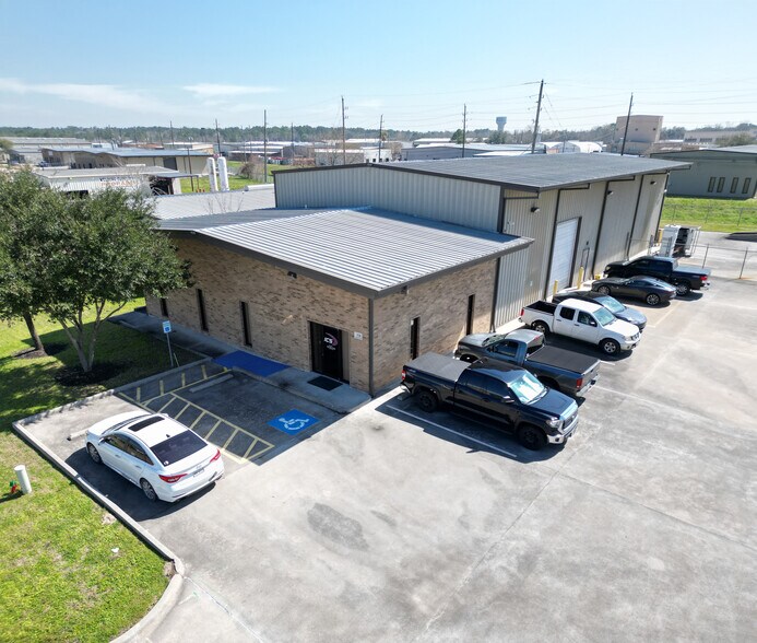 Primary Photo Of 1716 Rotary Dr, Humble Warehouse For Lease