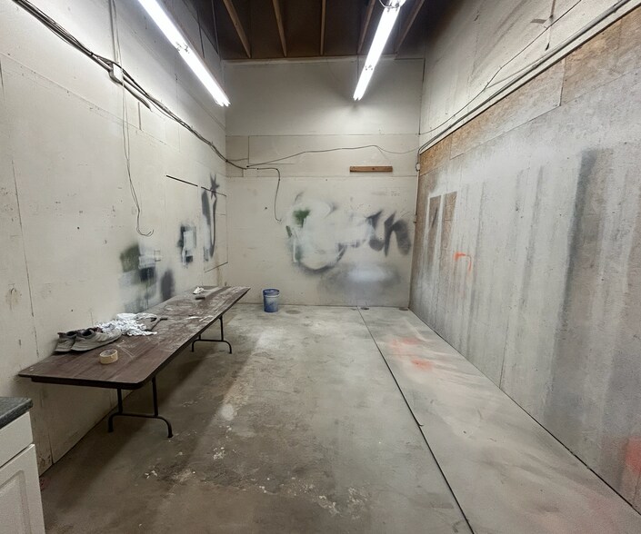 More Photos Of 701 1st St, Farmington Warehouse For Lease