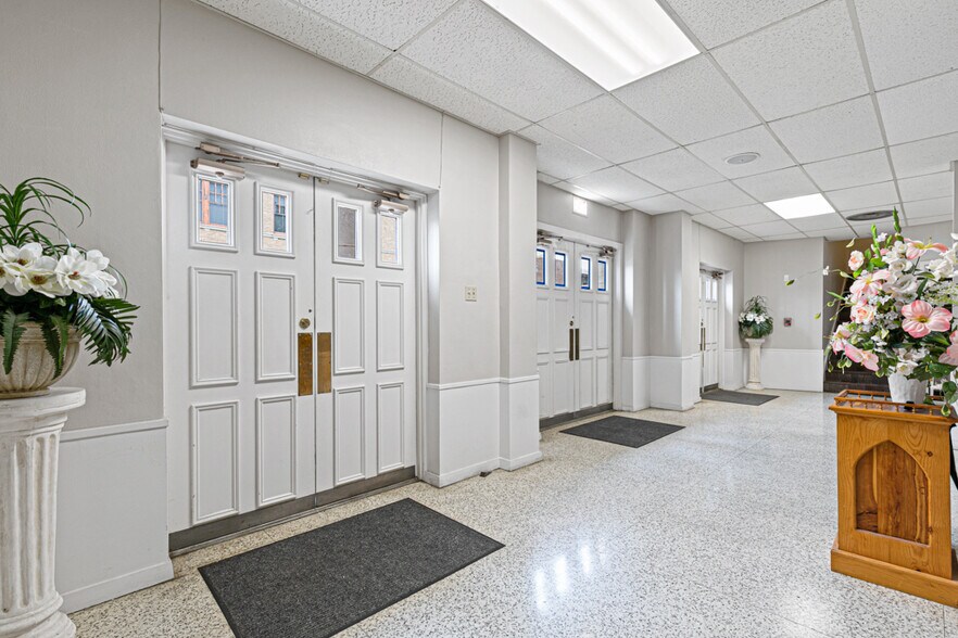 More Photos Of 2703 Wesley St, Greenville Religious Facility For Sale