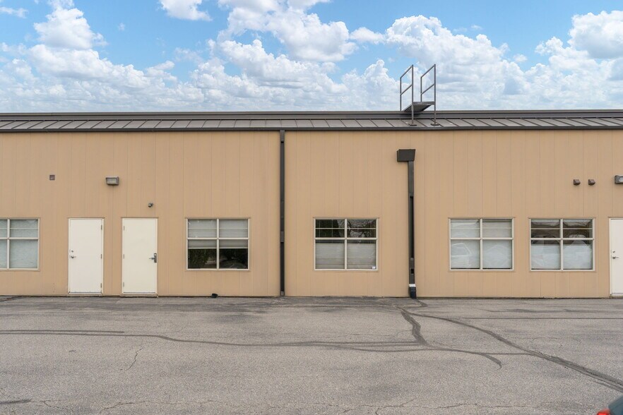 More Photos Of 120 Augusta Ct N, Mankato General Retail For Sale