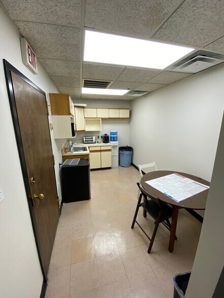 More Photos Of 22 Jericho Tpke, Mineola Medical For Lease