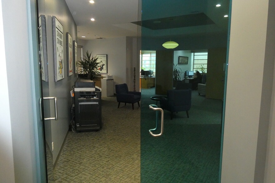 More Photos Of 6100-6120 San Fernando Rd, Glendale Office For Sale