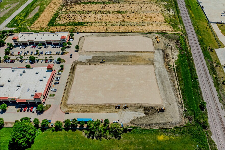 More Photos Of 860 Coleman St, Prosper Light Distribution For Lease