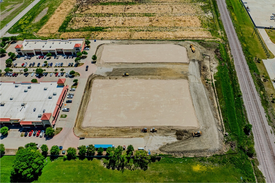 More Photos Of 860 Coleman St, Prosper Light Distribution For Lease