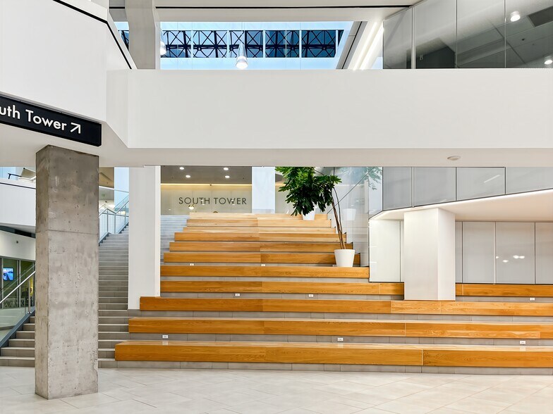 More Photos Of 999 18th St, Denver Coworking Space