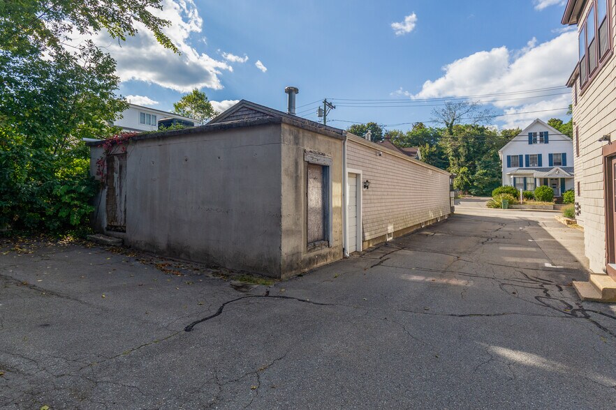 More Photos Of 24 Samoset St, Plymouth General Retail For Sale